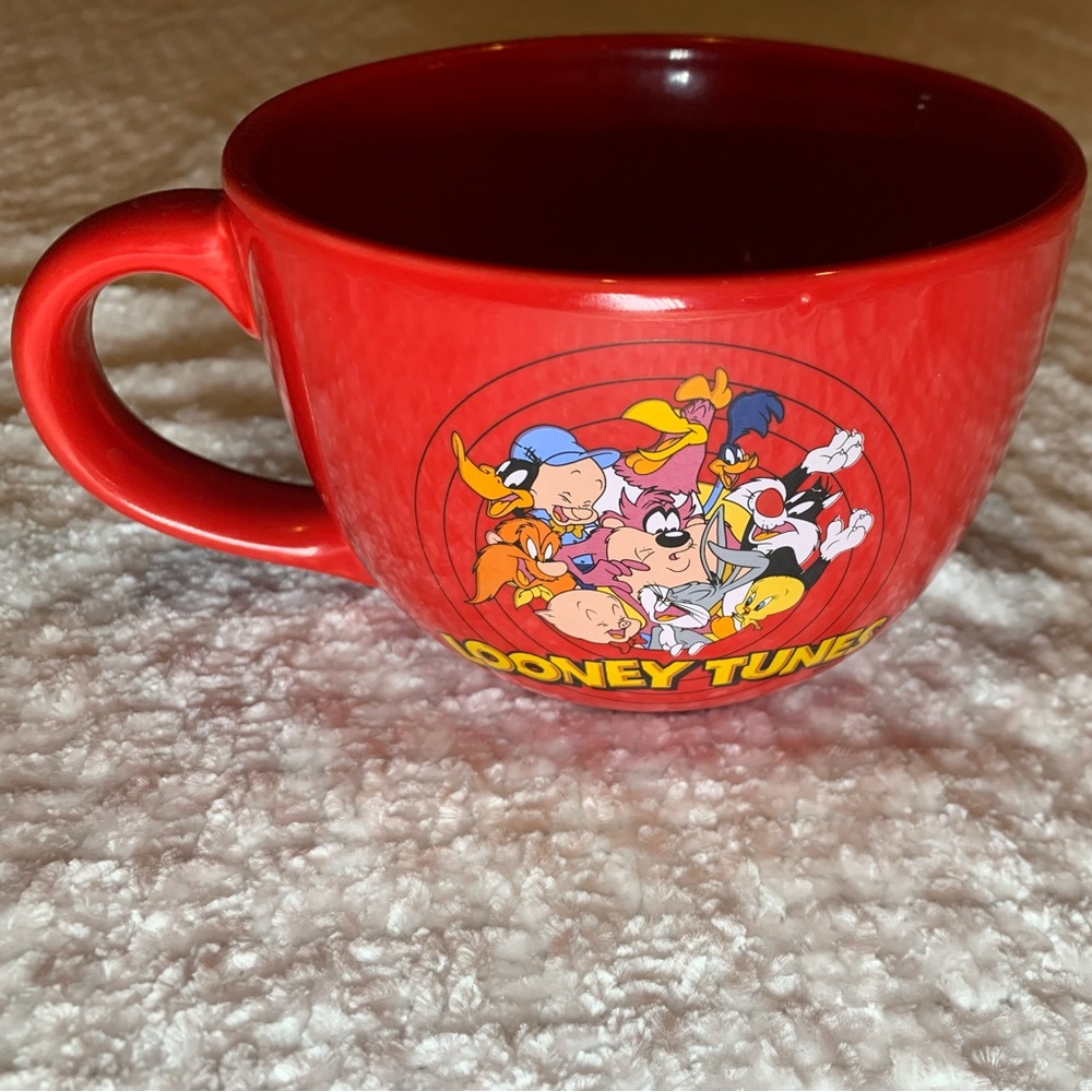 Looney Tunes Vintage Red Mug Like New